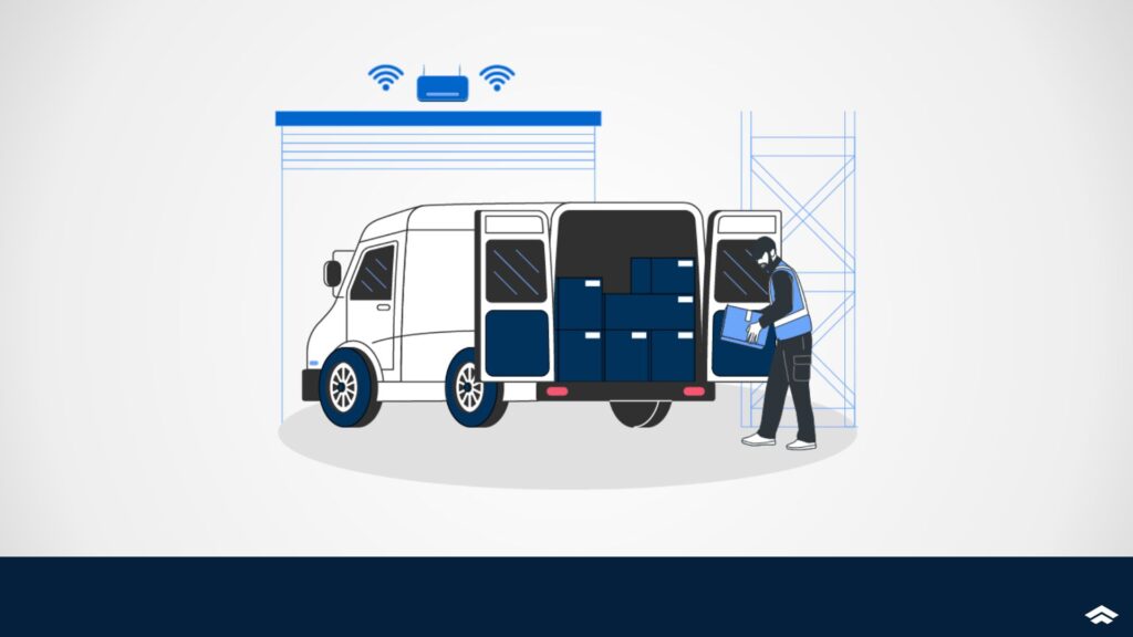 Portal RFID: o que é e como funciona? Funcionário descarregando mercadorias de uma van em um centro logístico com portal RFID instalado na entrada, permitindo leitura automática das etiquetas RFID para controle de estoque em tempo real.