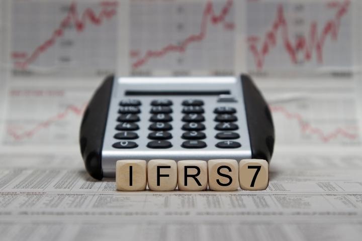 IFRS 7 FIANCIAL INSTRUMENTS